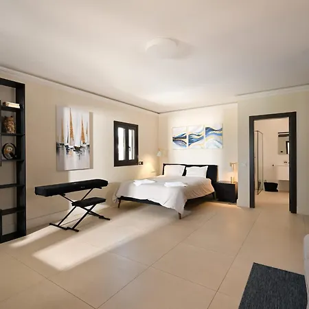 Lioness Exclusive With Pool And Sauna