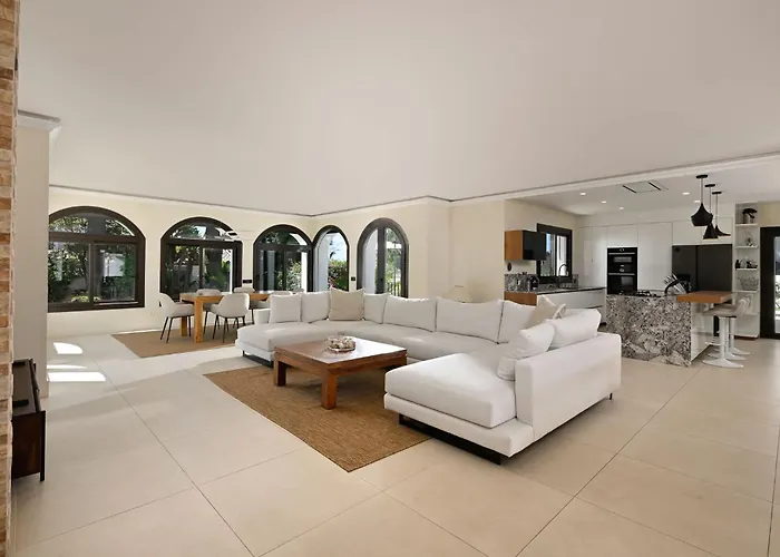 Lioness Exclusive With Pool And Sauna Villa *