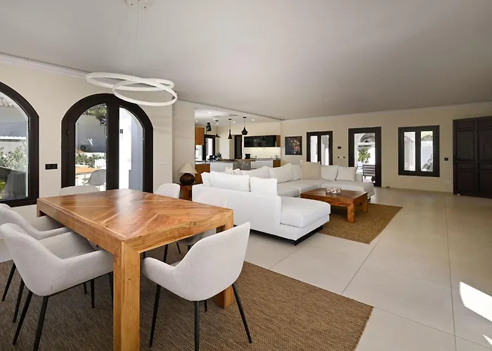 Villa Lioness Exclusive With Pool And Sauna Marbella