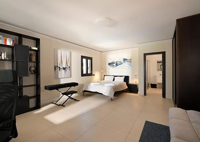 Lioness Exclusive With Pool And Sauna