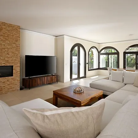 Villa Lioness Exclusive With Pool And Sauna *