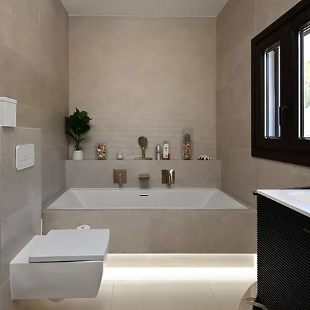 Villa Lioness Exclusive With Pool And Sauna