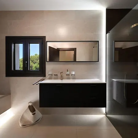 Lioness Exclusive With Pool And Sauna *