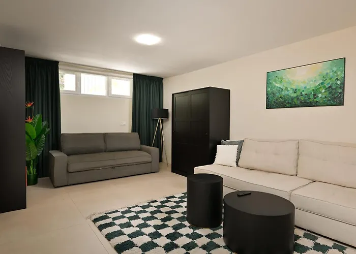 Lioness Exclusive With Pool And Sauna *