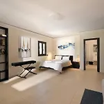 Lioness Exclusive With Pool And Sauna