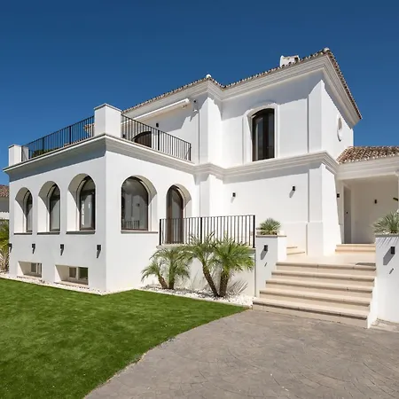 Lioness Exclusive With Pool And Sauna 빌라