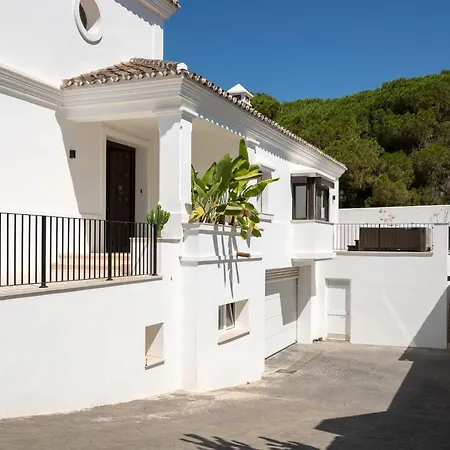 Lioness Exclusive With Pool And Sauna