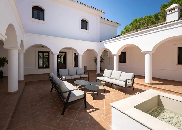 Lioness Exclusive With Pool And Sauna 마르베야